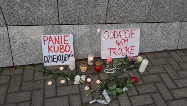 Odbył się symboliczny „pogrzeb” Trójki. Stacja zmieni nazwę?