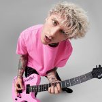 „Bye Bye Neck” – Machine Gun Kelly pokazuje jak powstał jego osobliwy tatuaż