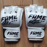 Rękawice Popka z FAME MMA dużo droższa niż rękawica z autografem Mike’a Tysona