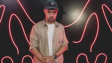 Fani PRO8L3Mu uważają, że Steez nie może jednocześnie promować postaw ekologicznych i NFT. Producent odpowiada