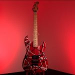 Gitara Eddiego Van Helena trafi na aukcję