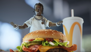 McDonald’s nawiązał współpracę z Travisem Scottem, żeby odwrócić uwagę od pozwów o dyskryminację rasową?