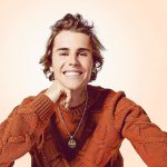Justin Bieber na scenie Saturday Night Live. Wokalista zaprosił na scenę gości