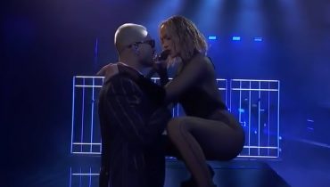 Jennifer Lopez pozuje nago. Wokalistka wygląda zniewalająco