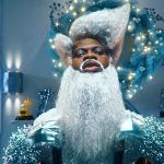 Lil Nas X jako futurystyczny św. Mikołaj