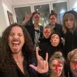 „Dziady” na Żoliborzu – Szpak, Zalewski, Kaminski, Przybysz i inni protestują pod domem Jarosława Kaczyńskiego