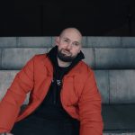 VNM: „Uciekam przed strachem, tylko tak potrafię”