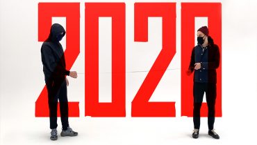 Fisz „żegna 2020 środkowym palcem”