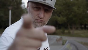 Numer Raz wraca z singlem „Bez ceregieli”