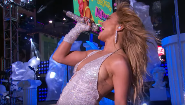 JLO na sylwestrze w NY: „Dziś robimy rzeczy nieco inaczej. Ten rok nauczył nas, żebyśmy byli wdzięczni za to co mamy”