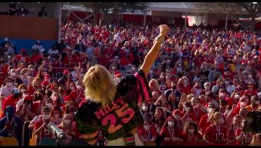 Miley Cyrus zaprosiła legendy na Super Bowl Pre-Show Performance