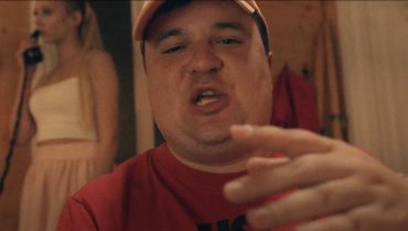 Przemek Ferguson rozlicza się z przeszłością w emocjonalnym singlu „M”