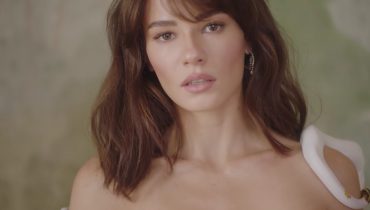 Natalia Szroeder po sukcesie „Powinnam?” znowu zaskakuje