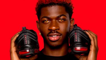 Lil Nas X dopiero co tańczył dla diabła – teraz promuje buty z ludzką krwią