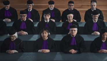 Muzyczna reakcja Maty na „Patointeligencję”. W klipie dwójka bardzo zaskakujących gości