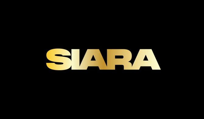 Nie weźmiesz „Siary” na wakacje. Ale może zadzwonisz dzięki krążkowi do rodziców i powstrzymasz przed polaryzującym komentarzem w internecie – Flint recenzuje nowy album KęKę