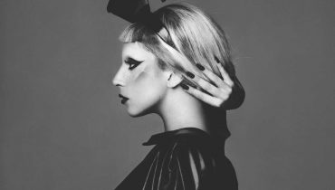 Kylie Minogue śpiewa „Marry The Night” Lady Gagi