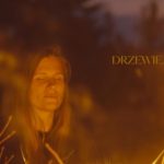 Melancholia i tajemniczość w nowym klipie Mikromusic