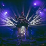 Tommy Cash i Quebonafide wykonali „Benz-Dealera” na żywo. Artyści wjechali na scenę mercedesami