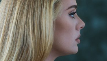 Jakość ponad świeżość – Marcin Flint recenzuje najnowszą płytą Adele