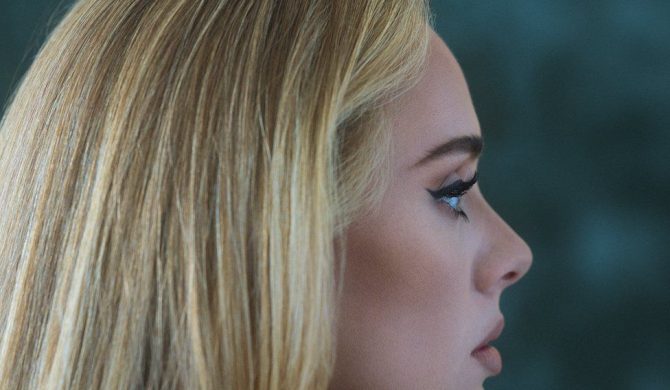 Jakość ponad świeżość – Marcin Flint recenzuje najnowszą płytą Adele