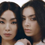 Nowy numer od Charli XCX. W „Beg For You” gościnnie Rina Sawayama