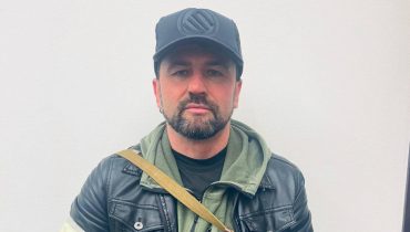 Iwan Łenio z grupy Kozak System wstąpił do ukraińskiej armii i przestrzega Polaków przed Rosją