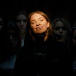 „Bycia mężczyzną nauczyła mnie kobieta”. Bedoes i White 2115 nowym teledyskiem składają hołd kobietom