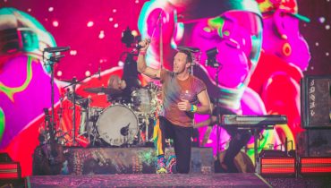 Chris Martin pomógł fanowi oświadczyć się na koncercie Coldplay. Najpierw jednak przeprowadził „kontrolę bezpieczeństwa”