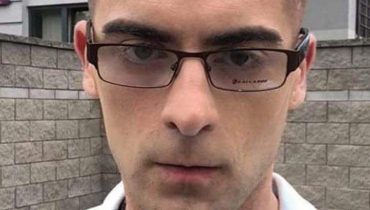 Kuba Grabowski wrócił na scenę w wielkim stylu. Raper robił pompki z fanami i rozdał rower