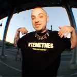 Otsochodzi miał “wydać płytę w lutym, ale robi album życia”.