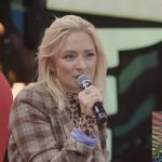 Pol’and’Rock Festival: Barbara Kurdej Szatan odpowiada na pytanie żołnierzowi pełniącemu służbę na granicy polsko-białoruskiej