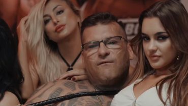 Popek reklamuje hurtownię spożywczą. To być może najdziwniejszy spot, jaki zobaczycie w tym roku