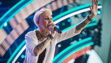 Agnieszka Chylińska ma nowy tatuaż na twarzy. Z błędem
