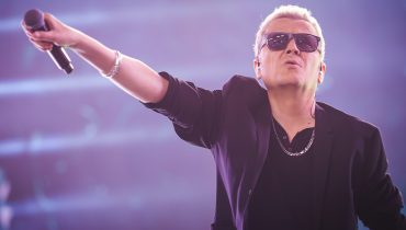 Kiedy Wilki występowały na scenie festiwalu w Opolu, ogień doszczętnie zniszczył mieszkanie członka ekipy