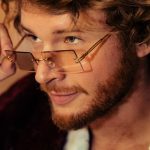 Yung Gravy cieszy się życiem w nowym singlu „C’est La Vie”