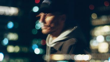 „Następną solówkę poproszę rzeczywiście solowo” – Kajetan Szewczyk recenzuje nowy album Pezeta