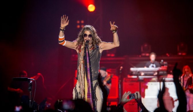 Steven Tyler twierdzi, że nie molestował nastolatki, ponieważ „zgodziła się, poza tym był jej opiekunem prawnym”