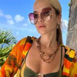 Rita Ora pokazuje, jak można płynnie przejść od krytyki Rolling Stone’a do chwalenia się swoim ciałem