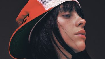 Billie Eilish czyta nazwy przystanków w komunikacji jednego z polskich miast