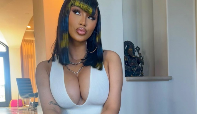 Mikrofon, którym Cardi B rzuciła fana osiągnął chorą sumę na aukcji