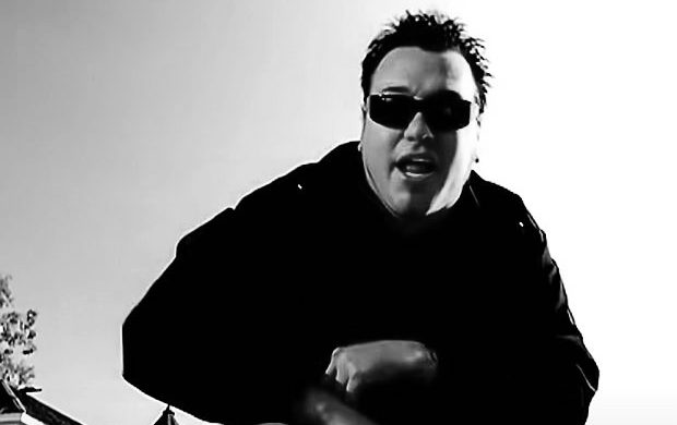 Wokalista Smash Mouth nie żyje