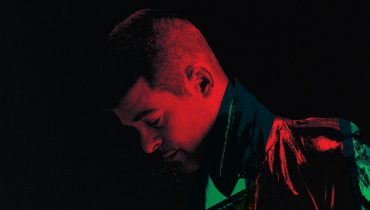 Kompletnie pijany Robin Thicke przyłapany na szamotaninie z narzeczoną pod klubem