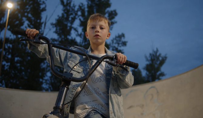 Debiutancki klip najmłodszego rapera w Polsce. To syn innego reprezentanta sceny