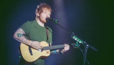 Ed Sheeran ma wykopany grób na własnym podwórku