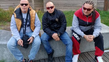 Nagły Atak Spawacza wrócił i już ciśnie: „Liżą d***, byle być na szczycie”