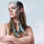 Karolina Czarnecka wydaje minialbum, w którym wraca do Hery