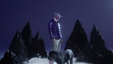 Anioł stróż w dresie. Flint recenzuje Szpaka