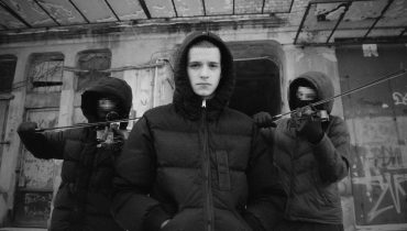 17-latek z warszawskiej Pragi debiutuje kawałkiem z samplem Molesty