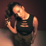 Alicja zapowiada debiutancki album singlem “spokojnie panowie”